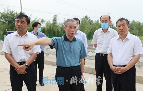 刘家义到济南市调研并看望慰问困难群众